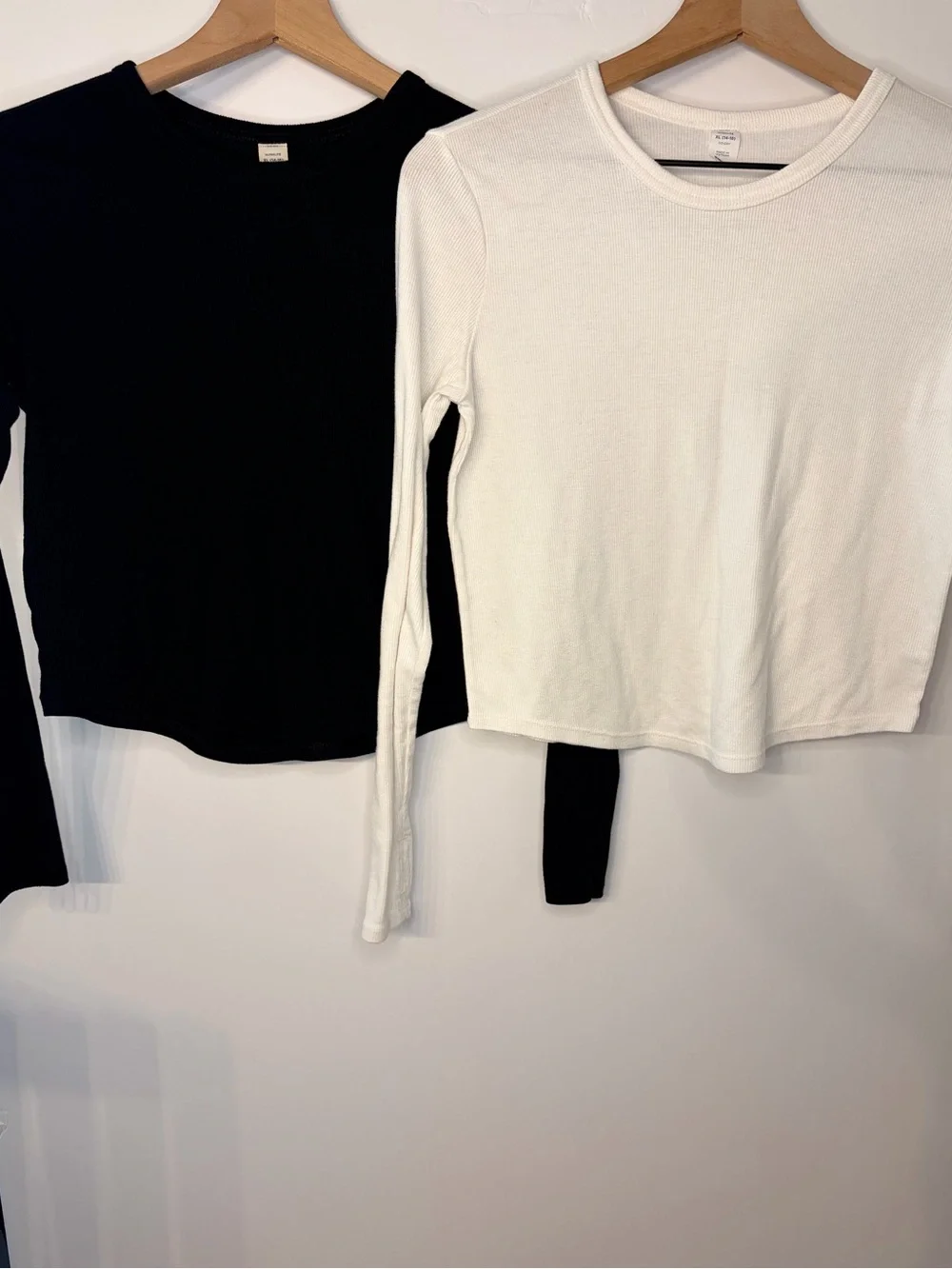 Bundle of Old Navy Active Girls Ultralite Ribbed Long Sleeve Shirts, XL(14-16)